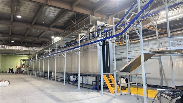 Напълно автоматична линия за прахово боядисване за повърхностна обработка на метални продукти